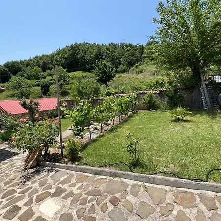 Traditional Albanian Escape Near Tirana Casa de Férias Fravesh